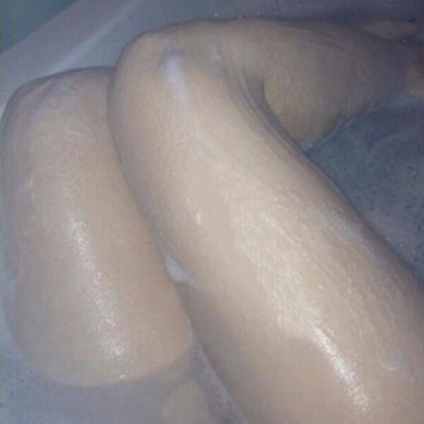 AooGlx's tweet photo. المويه باررررررده
#سوسو#سكس#سكسيه http://t.co/C8WSJVjJH6