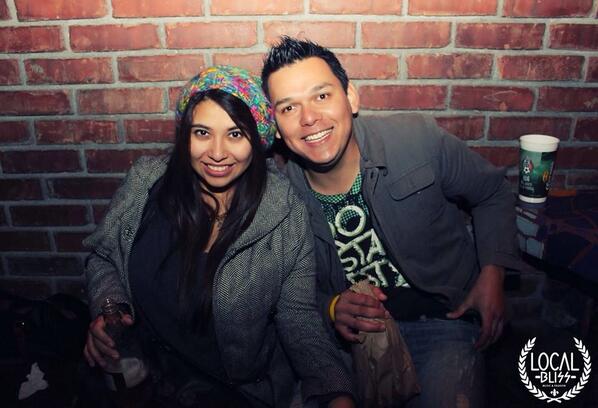 ValeIbarra's tweet photo. Haha #localbliss #caguameando #nohaymas #tbs #bye2013 http://t.co/kN6X1N92ta