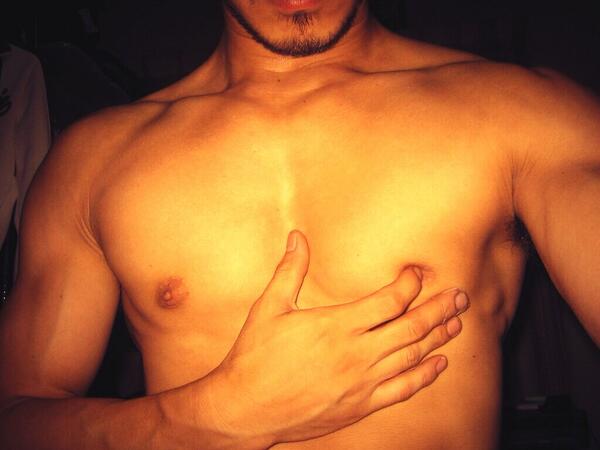 hatiex's tweet photo. 眠れない。 http://t.co/WLxhk207pA