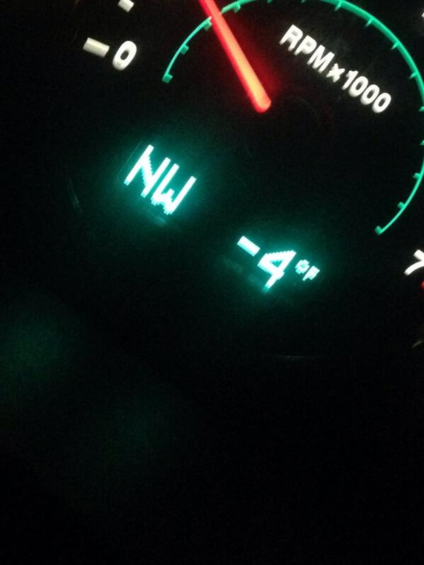 AwkFriendPost's tweet image. Too cold 😰