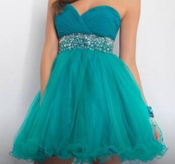 DOriArte's tweet photo. Perfect for this dress #glam #mode #fashion #sparkly http://t.co/37B0g04MMb