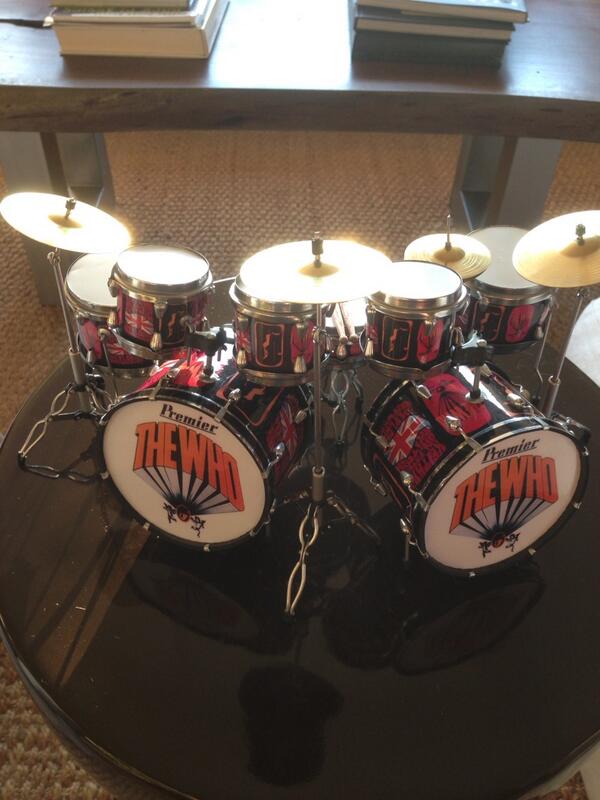 RHCPchad's tweet photo. Patented British exploding drumset http://t.co/38CMUfRNyU