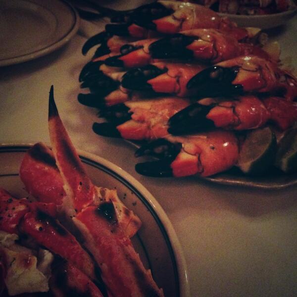 UberStoneCrabs's tweet photo. Brush up on ur stone crab cracking skills http://t.co/nrCPsNvlUo #getcracking #stonecrabs http://t.co/3iI40aPrt2 http://t.co/HKr1p5AEfQ