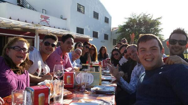 AlbertoMoreno98's tweet photo. De comidita de empresa!!!! Que buen ratitoooo http://t.co/vq3uUdAR9L
