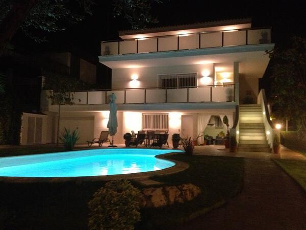 adaix1 tweet picture