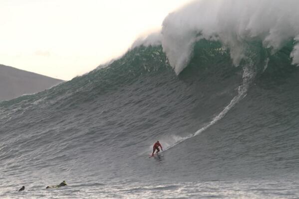 BixeLizarazu's tweet photo. Petite idée des conditions à Belharra aujourd'hui...
@lizarazu_peyo en action !
#sublime http://t.co/XBGzAdP9Qk
