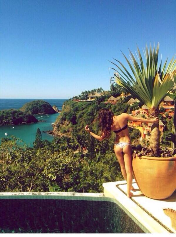 WhatLeaMeant's tweet photo. Can you handle this? http://t.co/0mB8xBUuak #WhatLeaActuallyMeant #Bootylicious http://t.co/MGBTUo0D4a