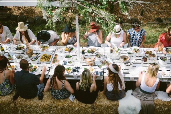 KinfolkJapan's tweet photo. 10月レシピ本の発売にあわせて���界中で行われた"Gathering at the Kinfolk Table".　協賛の @westelm 、そしてオーガナイザー、参加者のみなさんに感謝！http://t.co/JgLwJ24ObO  http://t.co/pk7DH9OFYQ