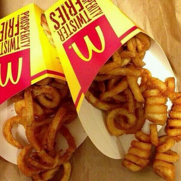 FunnyPicsDepot's tweet photo. PLEASE TELL ME THIS IS REAL !!! http://t.co/9nfERatJmX