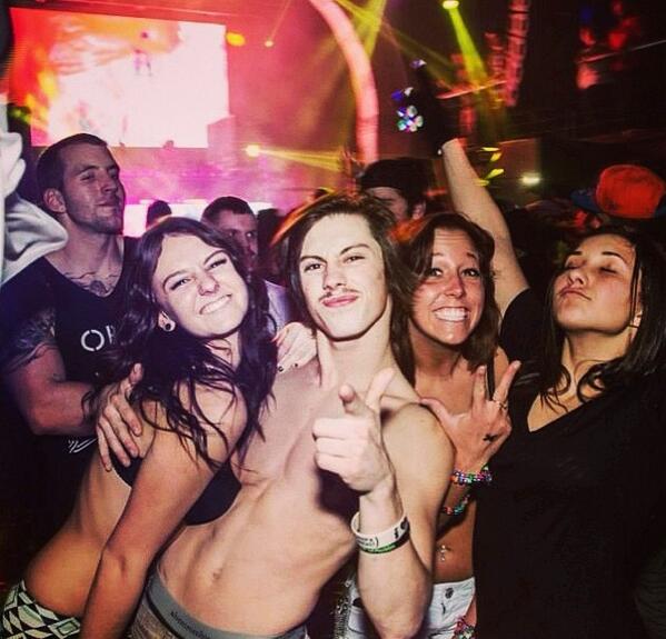TheArielLove's tweet photo. Best night of my life.😘 @kaywaaa_baby http://t.co/9duLCgW52p