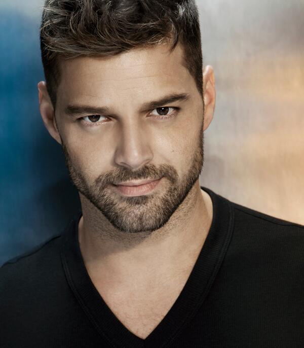 GabrielSottero's tweet photo. Si Dios no amara a los Gays, no hubiera hecho a @ricky_martin tan hermoso! #HastaSuspiré http://t.co/jbcKmvtQob