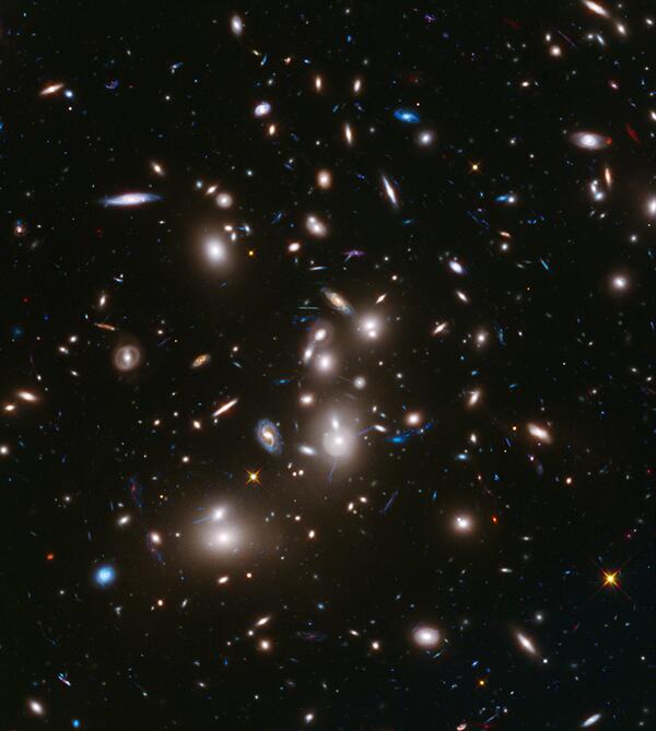 The first set of deep views of the cosmos from #Hubble's Frontier Fields project hbbl.us/hSHu #aas223