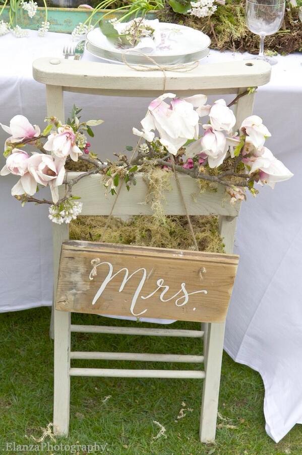 BlushRoseEvents's tweet image. Love these pew chairs from our latest shoot seen in Brides Magazine they are so adorable @WeddingLink