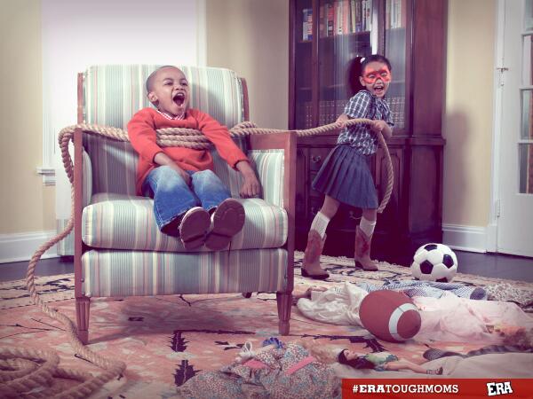 EraDetergent's tweet photo. 1st Snow Day? Fun. 
4th Snow Day? Brutal. 
How are you planning to amuse your kids? http://t.co/Dq25G6VGLl