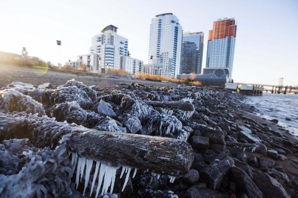 Milenio's tweet photo. Sufre Nueva York día más frío en 118 años http://t.co/zi5dAZC9qE http://t.co/7r2CI6bT2j