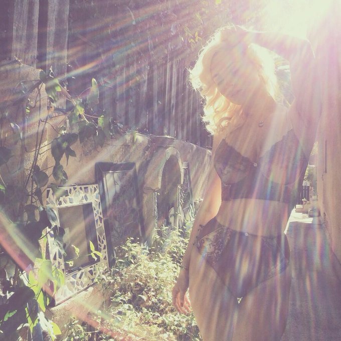 Sunset shower with @vanstyles http://t.co/8z8GtZNJ3X<a class="tags" target="_blank" title="On Twitter" href="/?out=eyJ0eXAiOiJKV1QiLCJhbGciOiJIUzUxMiJ9.eyJpYXQiOjE3MjA1NTk5NTcsImlzcyI6InR3cG9ybnN0YXJzLmNvbSIsIm5iZiI6MTcyMDU1OTk1NywiZXhwIjoxNzUyMDk1OTU3LCJyZWRpcmVjdF91cmwiOiJodHRwczovL3R3aXR0ZXIuY29tL3ZhbnN0eWxlcyJ9.M7lwBiERjFZCycHpbADlBzC2th9cjk09Emy--auBwwBEJuMYQ30XPMNFSvh4qD-esL_vgNCMCG0ANB3bcZv9tw">@vanstyles</a>