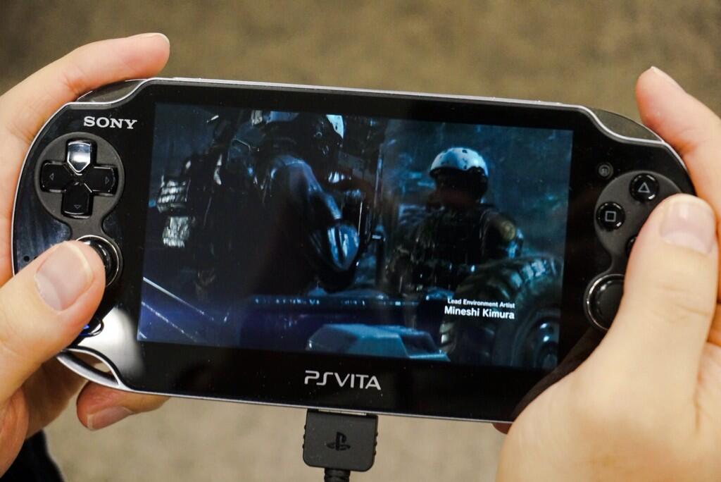 Hideo Kojima This Is Not Transfarring But Remote Play By Using Ps4 As Family Cloud Environment You Can Play It Outside Finaly Http T Co Ofsiau9bu7