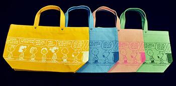 asahi_event's tweet photo. 【朝日イベント・プラス】スヌーピー展（@SnoopyExhibit ）で大好評の「一澤信三郎帆布コラボ　信三郎トｰト」。在庫少量ですが販売しています。買い逃した方、ぜひ急いで！http://t.co/Px2YnUUeid　#スヌーピー http://t.co/UEgNlQfA2T