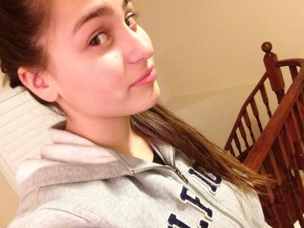 zarryokaybye's tweet image. I just don't get it why do I look like a cow #cowproblems