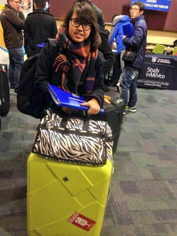 TECcampusMTY's tweet photo. International student are arriving to #CampusMty. Welcome! :) @StudyinMexico http://t.co/Ivn8PxYzmR
