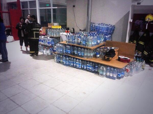 Comienza a llegar cientos de Botellas de Agua a los Cuarteles de Bomberos con I.F. #PrendeconAgua   , Seguir adelante