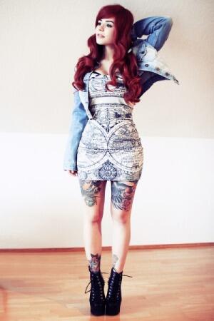 GotoSayuri's tweet photo. redhead #style #shortdress #tattoos #redhead #boots #tightdress #hips #gap #curves http://t.co/S3Ou1yyRp9 http://t.co/gCtcHlbVAk