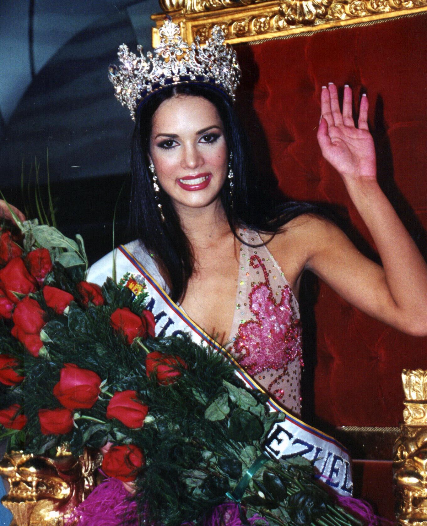 miss-venezuela-is-miss-world-2011-ivian-sarcos-winning-moments