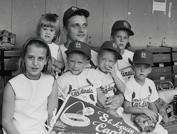 nusofshu's tweet photo. Roger Maris and his family in 1967. He oughta be in the hall of fame. http://t.co/WyMZrKadAe