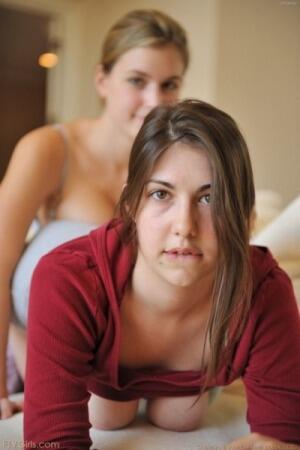 hamada_71841375's tweet photo. lesbians #downblouse #eyes #lesbians http://t.co/toVNnVenRe http://t.co/LtvuiqEb2r