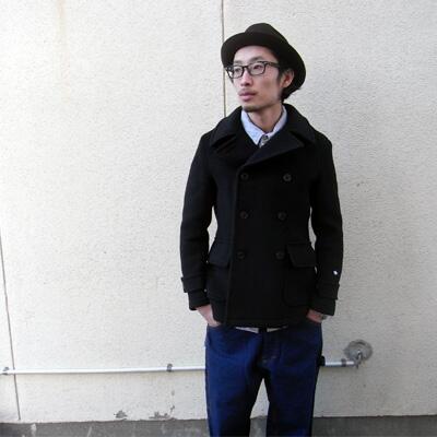 Fashion67 3 Pコート 秋 冬の定番アウターとして抑えておきたいのがpコート オーバーサイズで着ると野暮ったく見えがちなので 体型にあったジャストサイズのものを選びましょう 色は黒 ネイビー ダークグレーがおすすめです T Co Hj6tipgrv2