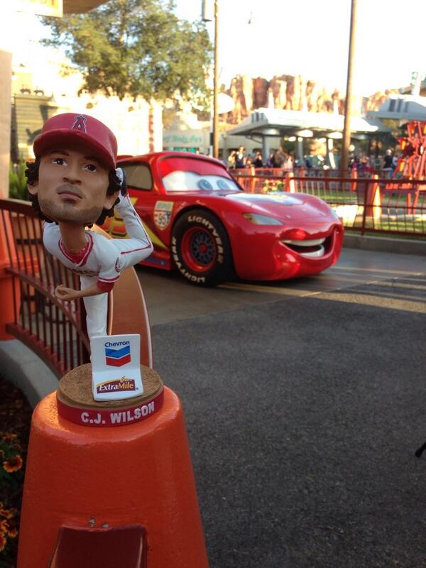Halo_Hooligans's tweet image. The day I took @str8edgeracer clone to Disneyland for the day. #throwstrikes #PMA.