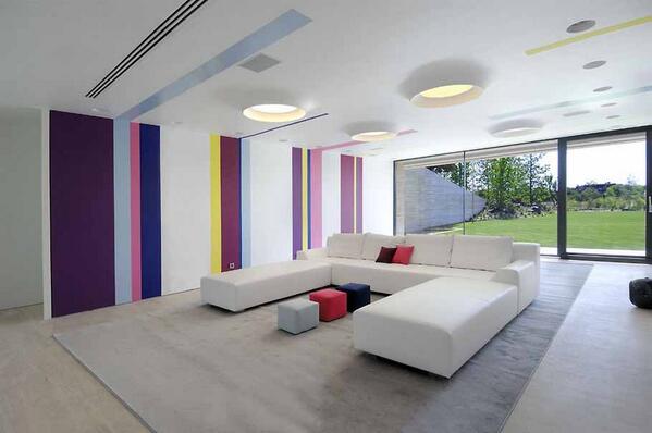 Nerolac_Paints's tweet photo. #MakeoverTip
Did you know that using lighter shade on your ceiling will make your room look much more spacious. http://t.co/RZcYAeqADD