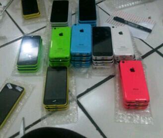 IklanFree_ID's tweet photo. via @iyaysomantri:  Iphone 5c 3G @ 1800 (putih biru kuning)stock in REPLIKA  invite/082113340593 http://t.co/ndWAC80PwZ