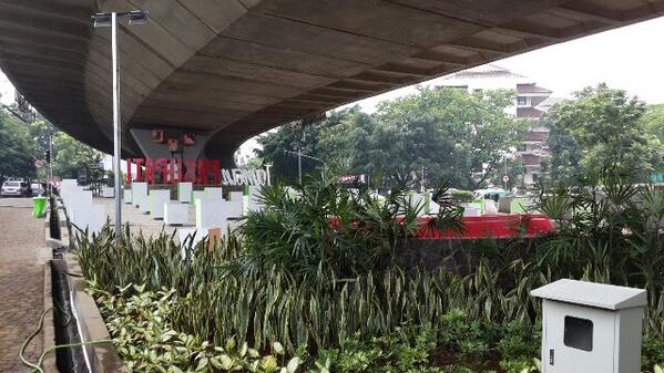 skateparkBDG's tweet photo. Kondisi @tamanjomblo_BDG pagi ini - rabu 8jan2014. Para jomblo pd kmn yaa? http://t.co/XJPKKjmCLw