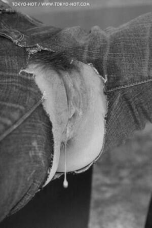 Taylor10Mary's tweet photo. pussy #pussylips #moist #blackandwhite #jeans #pussy #labia http://t.co/jvr1LKPDTM http://t.co/bDXwjtZyys
