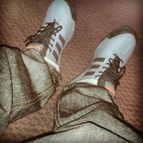 KenOrDieHoe's tweet photo. Chilling koolin watchin NetFlix http://t.co/pOkfd7nttg