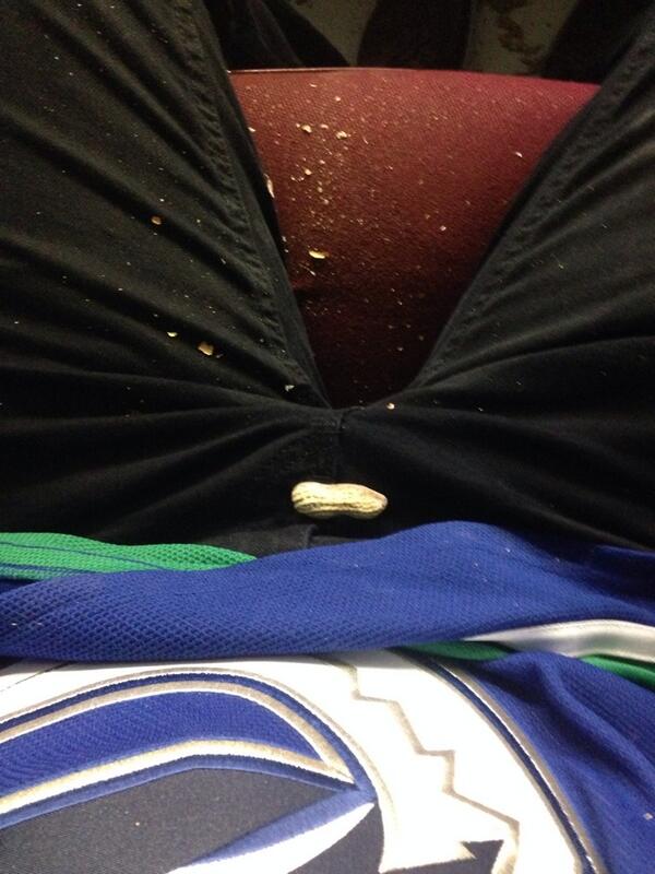 Leigleton's tweet photo. Look at my nuts. #peanuts http://t.co/pBC4eKusel