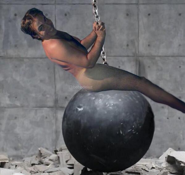 idlikesometea's tweet photo. Cristian Castro came in like a Wrecking Ball http://t.co/PjOmR3LIOy