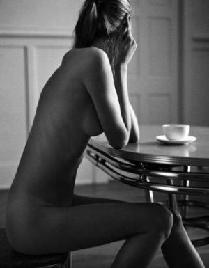 mitsuya_0329980's tweet photo. blackandwhite #sideboob #brunette #slender #blackandwhite #pigtail #table #sitting http://t.co/M3frgxTrB4 http://t.co/uulLbitDLY