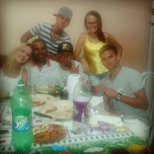 MuriloTimachi's tweet photo. Noite top @_Omatheeus  @natthaliavalle  @D_Catini  @maaanugomes http://t.co/3Hnk0yjfek