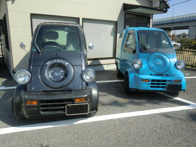 名車 珍車bot ダイハツ ミゼット K100p型 かつての360cc時代の軽自動車のサイズに限りなく近い軽トラックである その愛敬あるエクステリアは多くの人を魅了する Mtは一人乗り Atは二人乗りである 実はカスタムの幅が広い車だ T Co