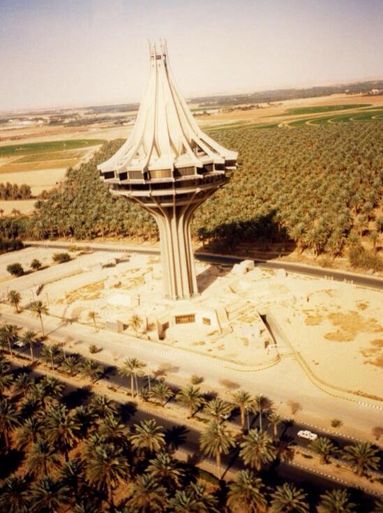 صور للخرج قديما على تويتر ، الخرج السيح ، حي البرج الورود ، عام 1987 م ، عندما كانت أشجار النخيل والبساتين والورود هتبت T Co Uiki2xz59c