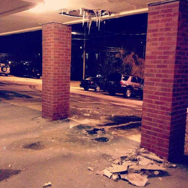 carolynsnell's tweet image. What happens to pipes when the freeze &amp;amp; burst. #WinterFail #IMissRenting