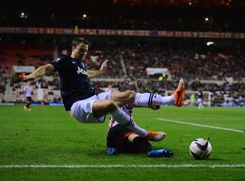 DeGeaIndo's tweet photo. Evans yang mendapatkan tekel dari pemain Sunderland. http://t.co/O3kdPumqc5