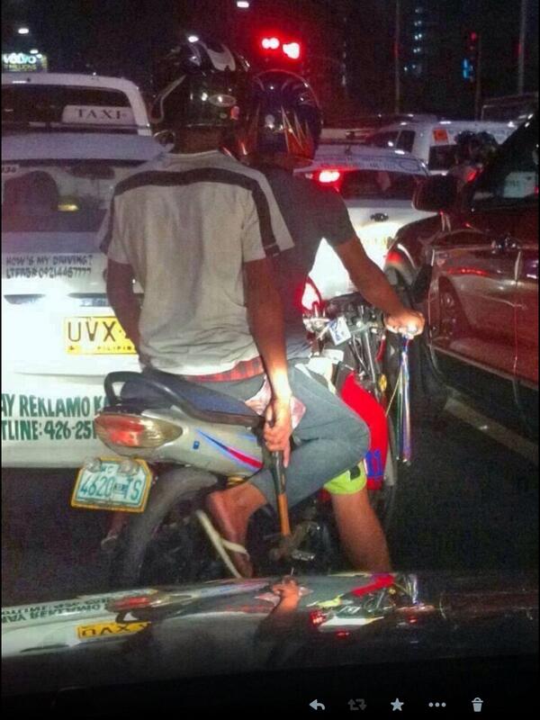 leobog's tweet photo. @bandila 
Martilyo gang on the road http://t.co/GtG3HPcutQ