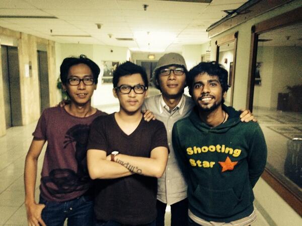 haysend's tweet photo. Soon insyallah denrisky: Kapan neng jatim e iki ? "@haysend: @TICband_music with @RyanMaulanaR http://t.co/Mvl1TsEBmu""