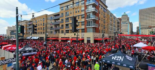 Reds tweet picture