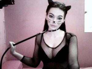 Phillips59Mary's tweet photo. leash #meow #leash #fishnet #catgirl #collar http://t.co/RWsEgFvaiz http://t.co/E08LhmvyRP
