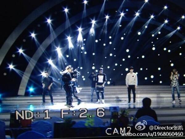 exoteenager's tweet photo. EXO -M eun liheoseol eseo imi http://t.co/g8rdZzEsNk