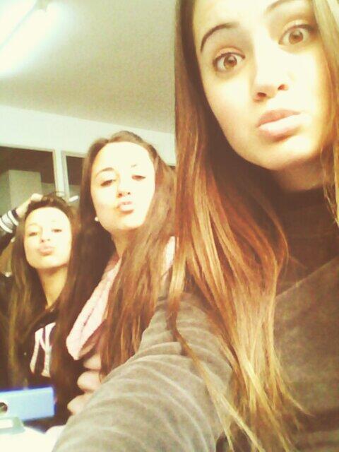 Sheiiii_'s tweet photo. @TaamaraGonzalez @llaritsa_7 Bonitas! http://t.co/hZg0iOA6fo